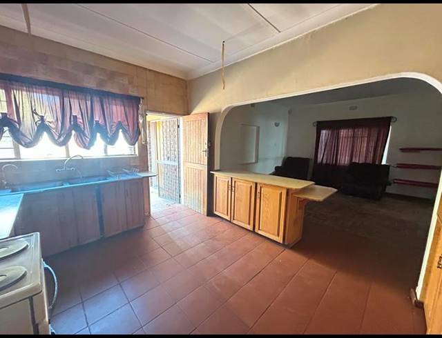 4 BEDROOM PROPERTY TO RENT IN LYTTELTON
